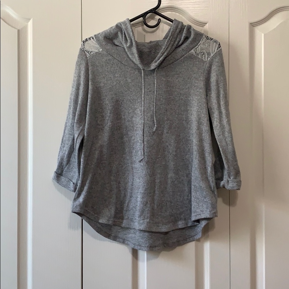 GRAY PULLOVER